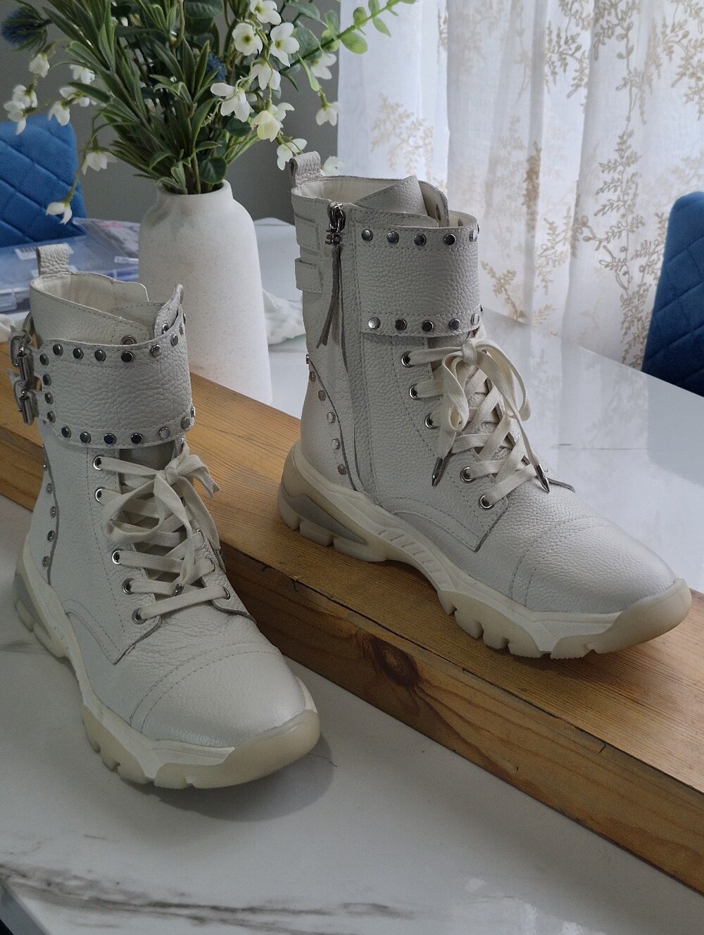 Sam Edelman Resnie Studded Combat Sneakers / Boots - Ivory/White - Size 9M